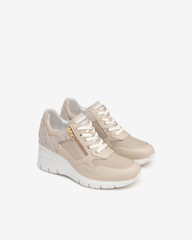 Nero Giardini E409880D-702 sneaker beige con zeppa